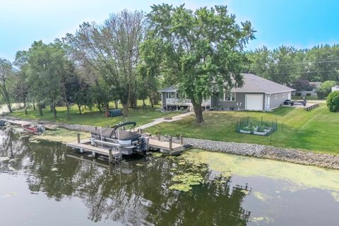 Tiny photo for 155 Washington Street, Winneconne, WI 54986 (MLS # 2006036)