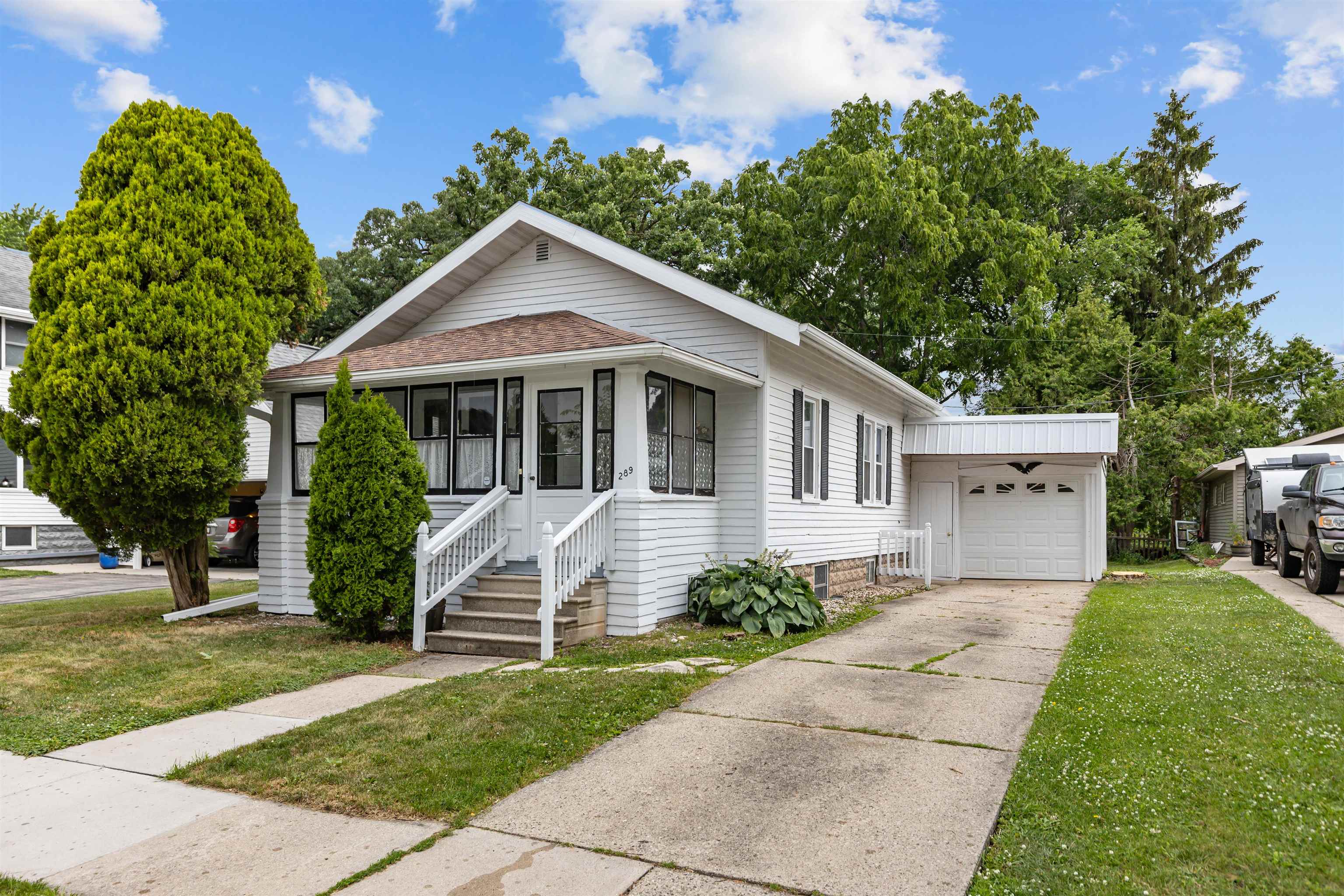 Photo 1 of 29 — 289 LEDGEVIEW Avenue, Fond Du Lac, WI 54935