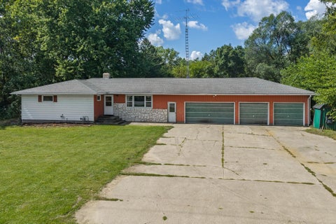 Photo of N4955 State 58 Road, Mauston, WI 53948 (MLS # 2032574)