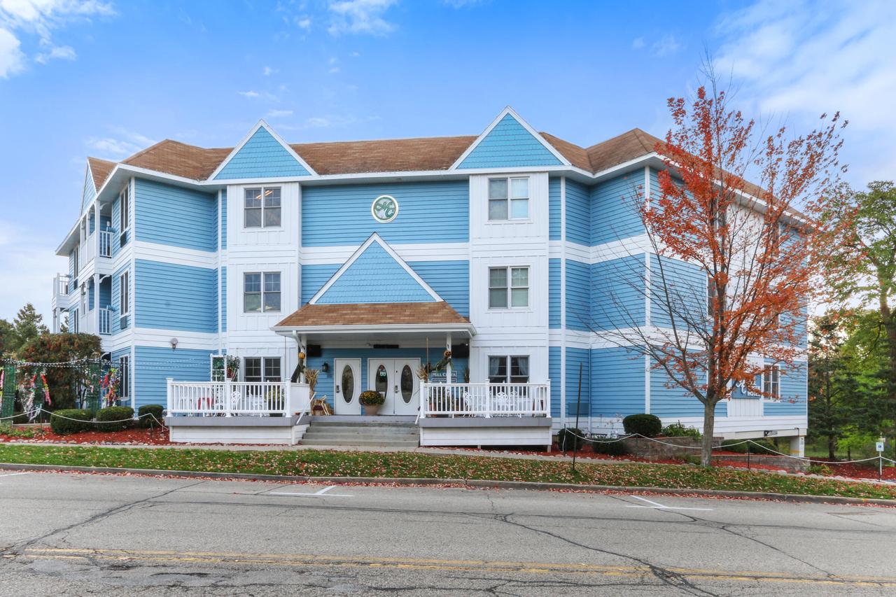 Photo 1 of 37 — 123 Center STREET Street 301, Lake Geneva, WI 53147