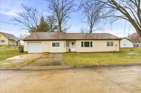 Photo of 302 Wisconsin Street, Wonewoc, WI 53968 (MLS # 2019839)