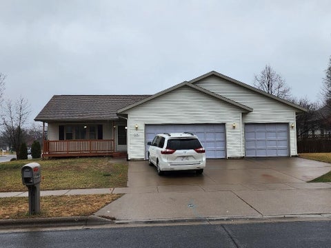 Photo of 939 N 8th Avenue, Onalaska, WI 54650 (MLS # 2035368)