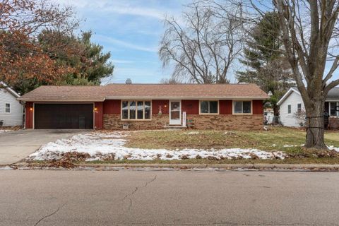 Photo of 3321 Berkshire Road, Janesville, WI 53546 (MLS # 2014064)