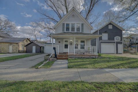 Photo of 909 Johnson Street, Janesville, WI 53548 (MLS # 2020893)