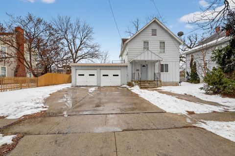 Photo of 1247 Prairie Avenue, Beloit, IL 53511 (MLS # 2016200)