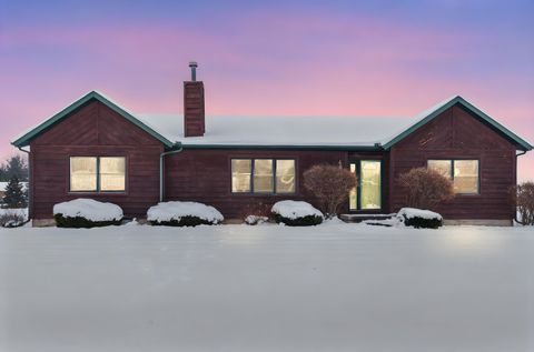 Photo of 266 Oakbrook Drive, Wisconsin Dells, WI 53965 (MLS # 2013663)