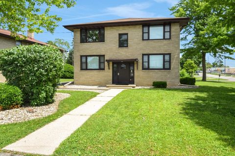 Photo of 701 Pinecrest Drive, Madison, WI 53714 (MLS # 2027442)