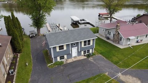 Photo of 395 E Ellendale Road, Edgerton, WI 53534 (MLS # 2000692)