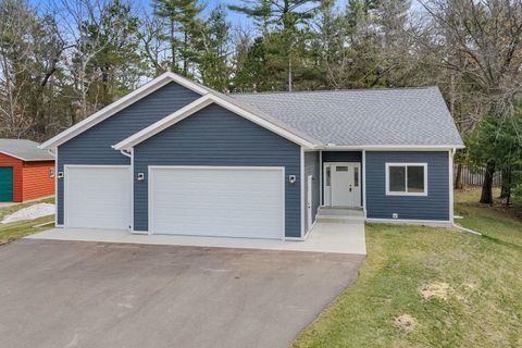 Photo of 1118 Grand Pines Circle, Wisconsin Dells, WI 53965 (MLS # 2019536)