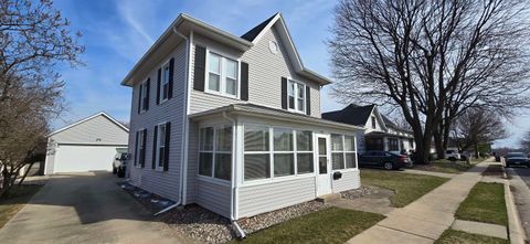 Photo of 105 Bacon Street, Waunakee, WI 53597 (MLS # 2019544)