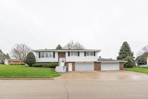 Photo of 406 W Dewey Street, Cuba City, WI 53807 (MLS # 2021156)