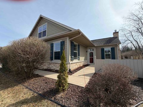 Photo of 57 Pond View Way, Fitchburg, WI 53711 (MLS # 2012505)