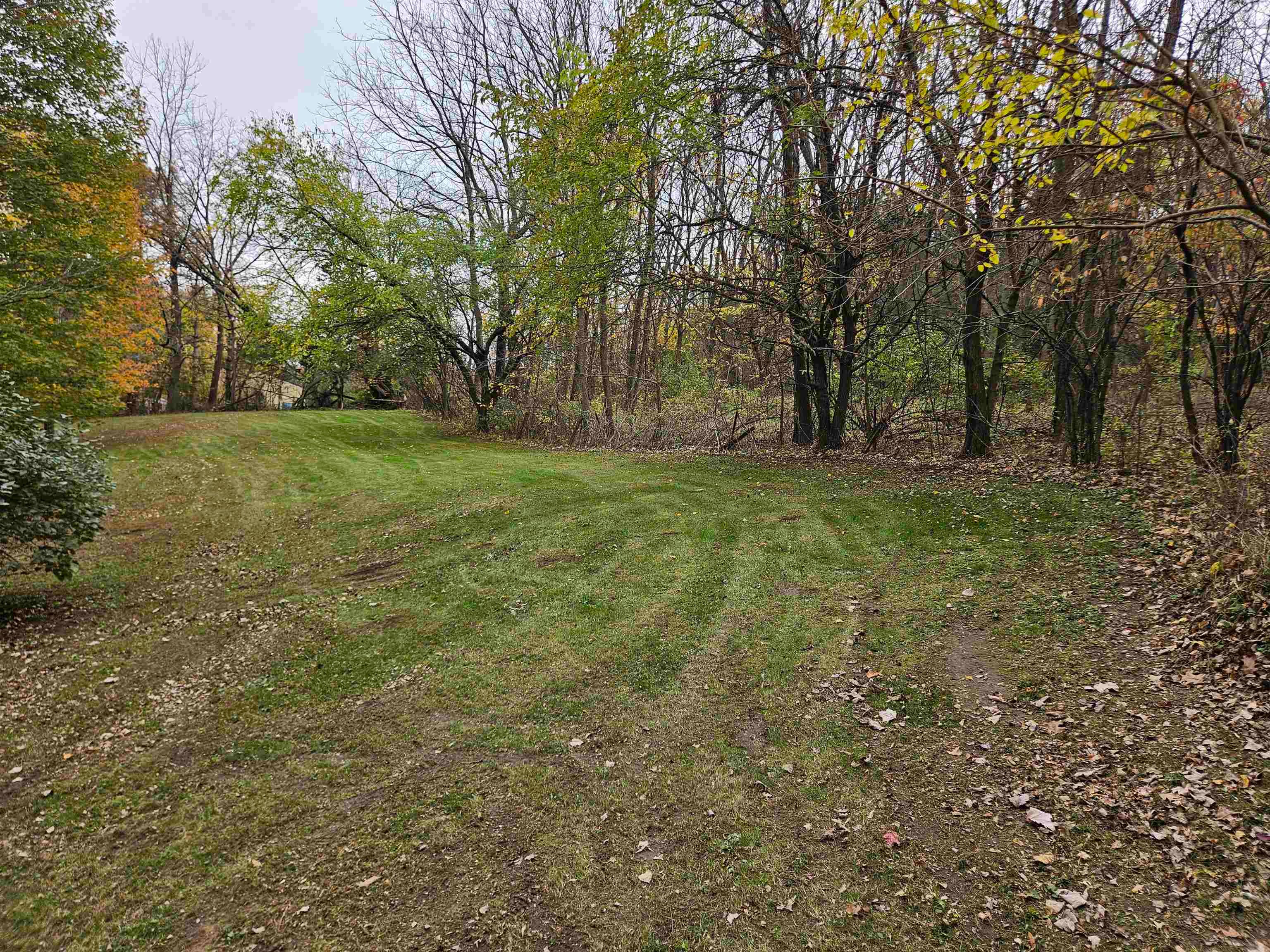 E12897 Man Moun Man Mound Road