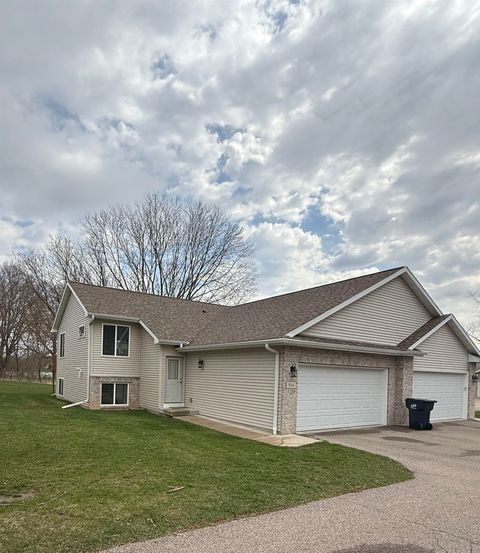 Photo of 922-932 WATERS EDGE Court, Marshall, WI 53559 (MLS # 2004350)