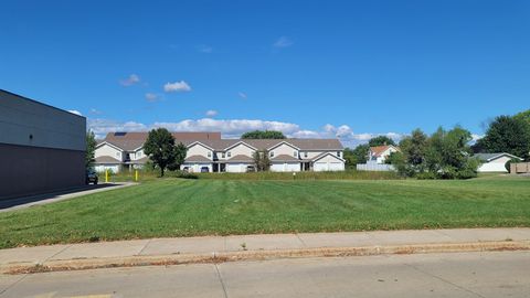 Photo of E Gruenwald Avenue, Oshkosh, WI 54901 (MLS # 1986486)