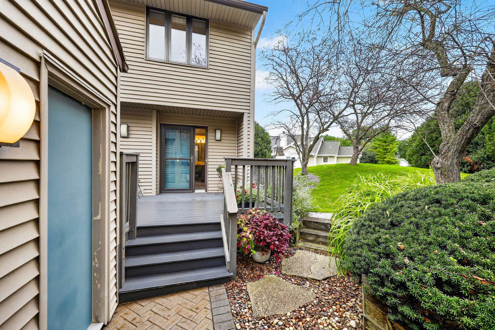 8 Oak Grove Drive