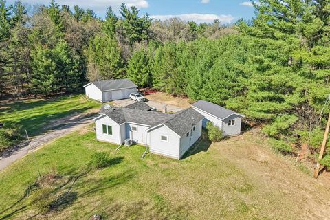 Photo of 1118 Gem Drive, Wisconsin Dells, WI 53965 (MLS # 2021688)