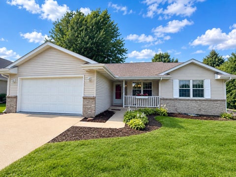 Photo of 4333 Fieldcrest Drive, Janesville, WI 53546 (MLS # 2032955)