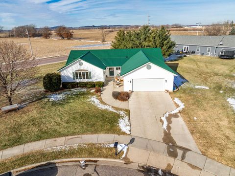 Photo of 921 Stewart Court, Mauston, WI 53948 (MLS # 2015010)