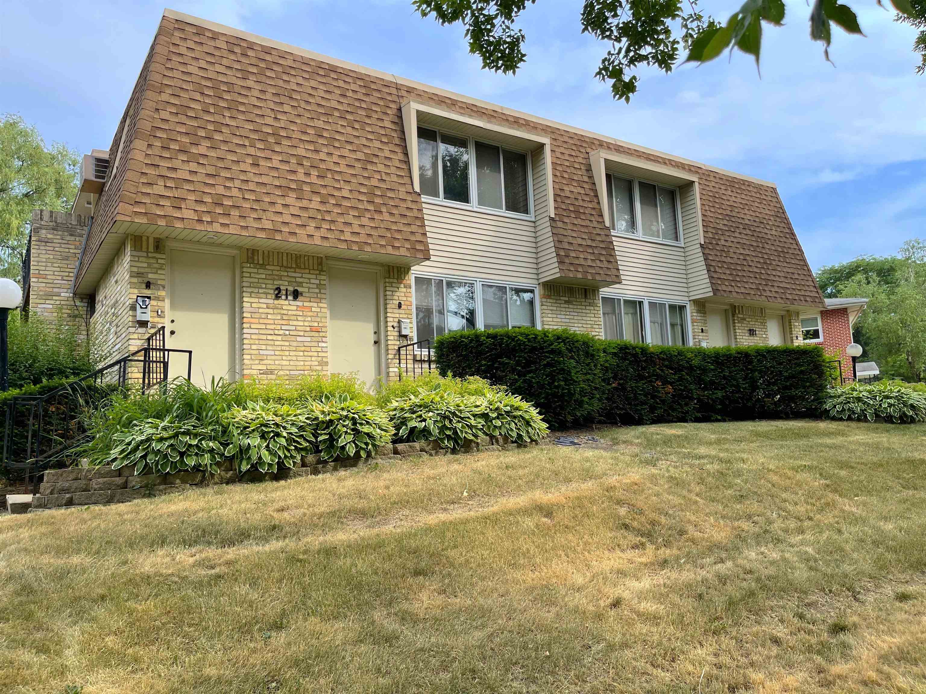 Photo 1 of 10 — 221 Nautilus Drive B, Madison, WI 53705
