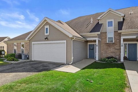 Photo of 25 Corner Stone Way 18 #18, Fitchburg, WI 53711 (MLS # 2009731)