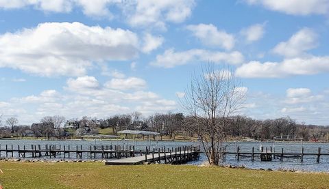 Tiny photo for 413 Strauss unit 4 Avenue, Green Lake, WI 54941 (MLS # 2012964)