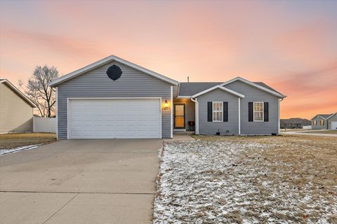 Photo of 1627 Redwood Drive, Janesville, WI 53548 (MLS # 2014909)