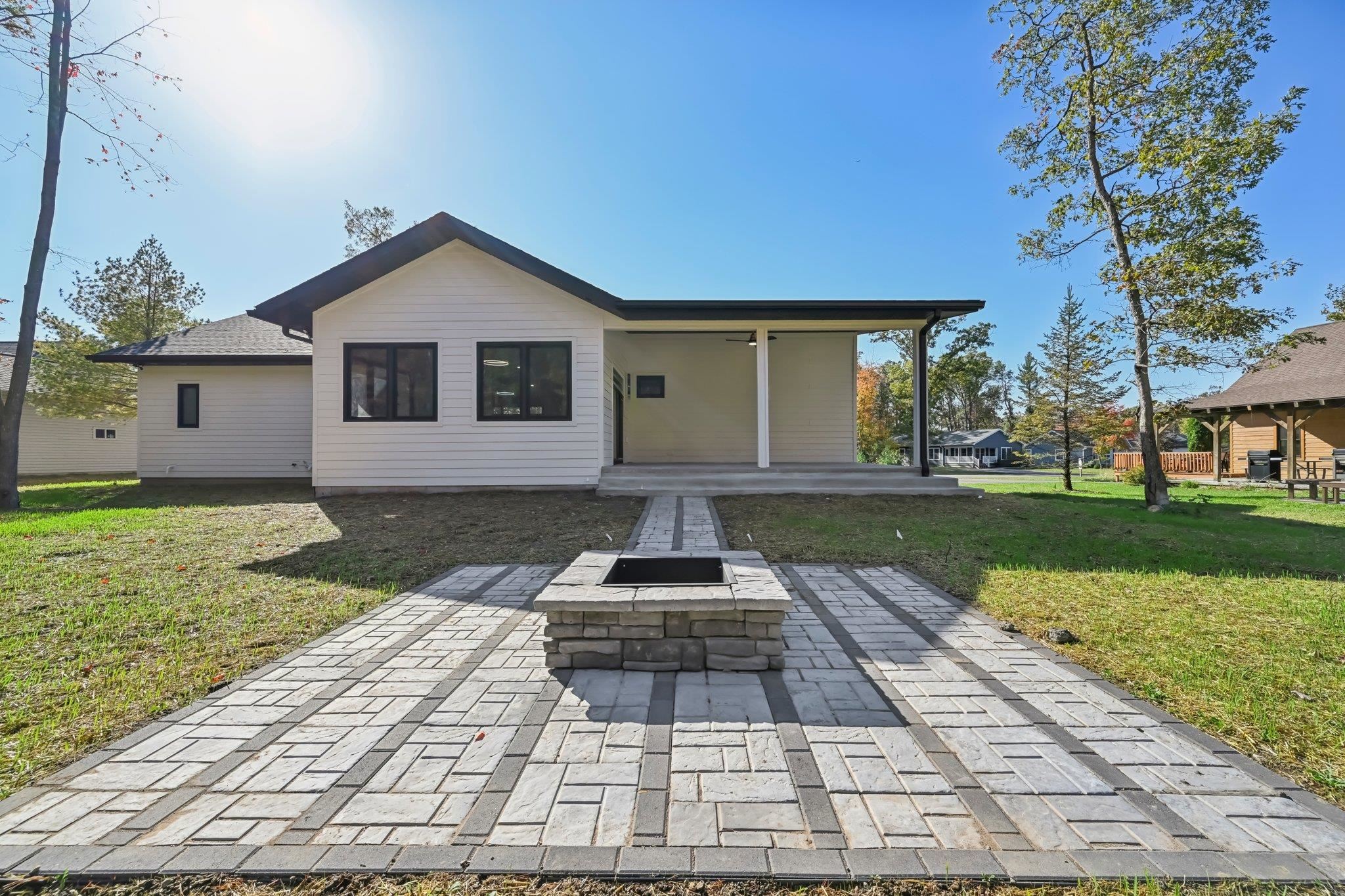 Wisconsin Dells, Wisconsin 53965, United States, 6 Bedrooms Bedrooms, ,4 BathroomsBathrooms,Residential,Active,39403