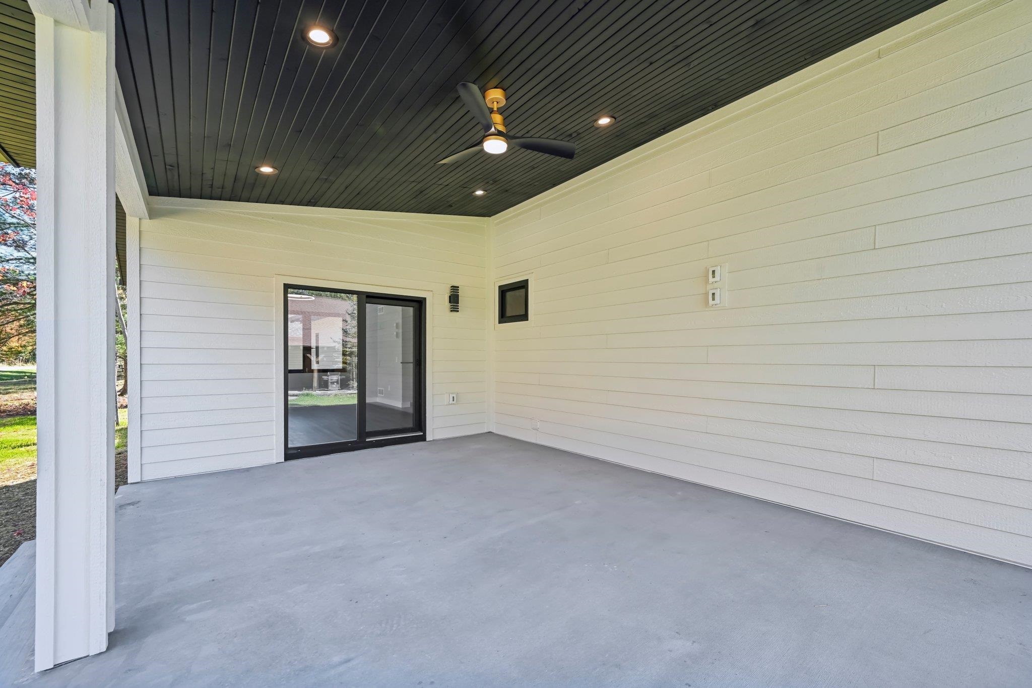 Wisconsin Dells, Wisconsin 53965, United States, 6 Bedrooms Bedrooms, ,4 BathroomsBathrooms,Residential,Active,39403