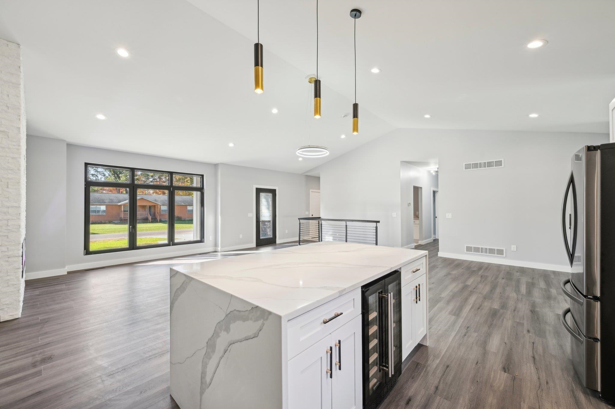 Wisconsin Dells, Wisconsin 53965, United States, 6 Bedrooms Bedrooms, ,4 BathroomsBathrooms,Residential,Active,39403