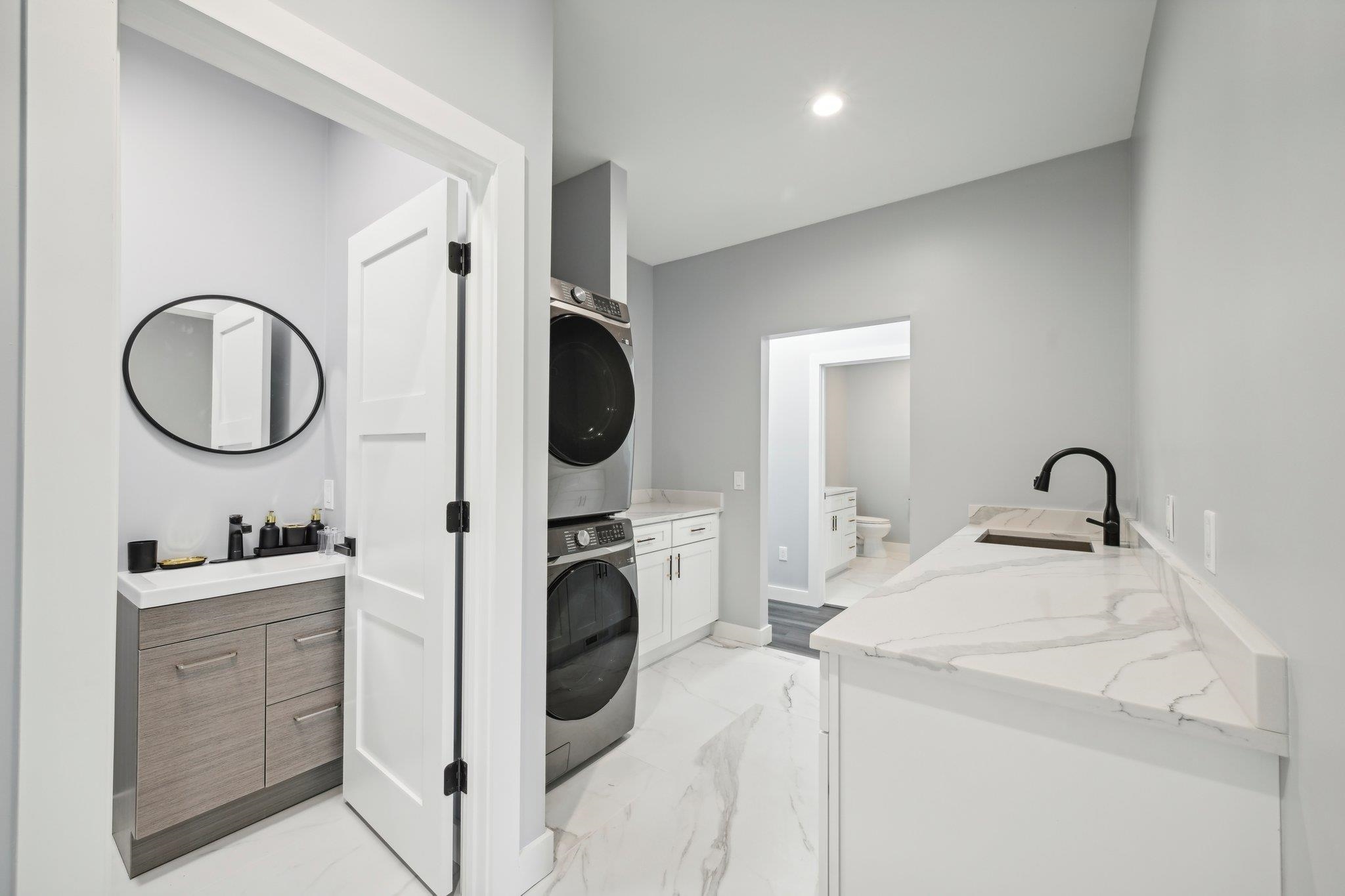 Wisconsin Dells, Wisconsin 53965, United States, 6 Bedrooms Bedrooms, ,4 BathroomsBathrooms,Residential,Active,39403