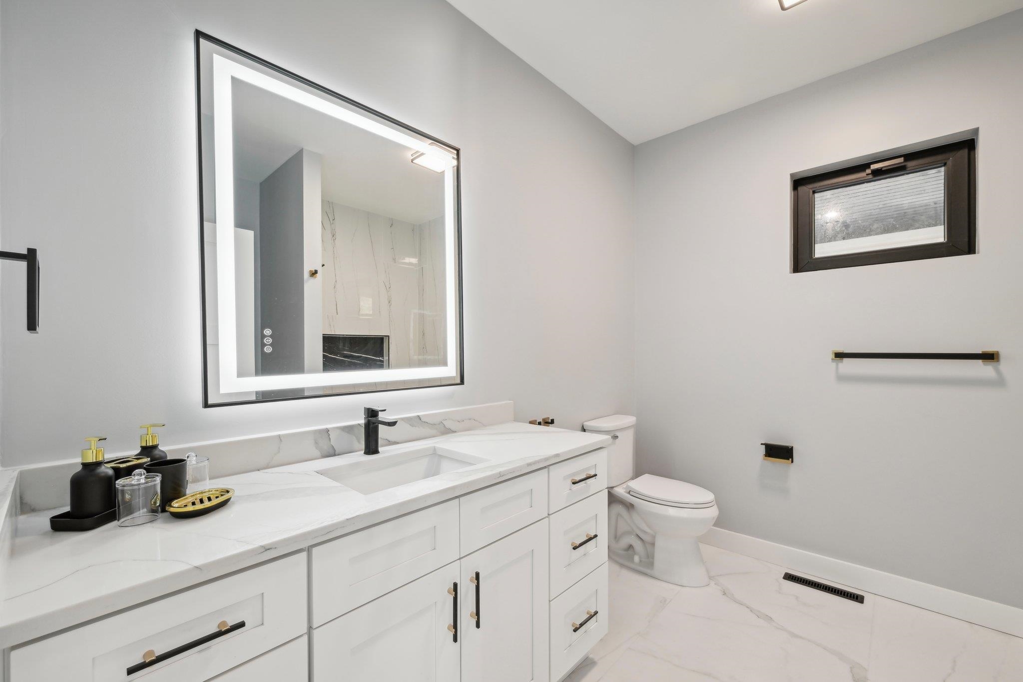 Wisconsin Dells, Wisconsin 53965, United States, 6 Bedrooms Bedrooms, ,4 BathroomsBathrooms,Residential,Active,39403