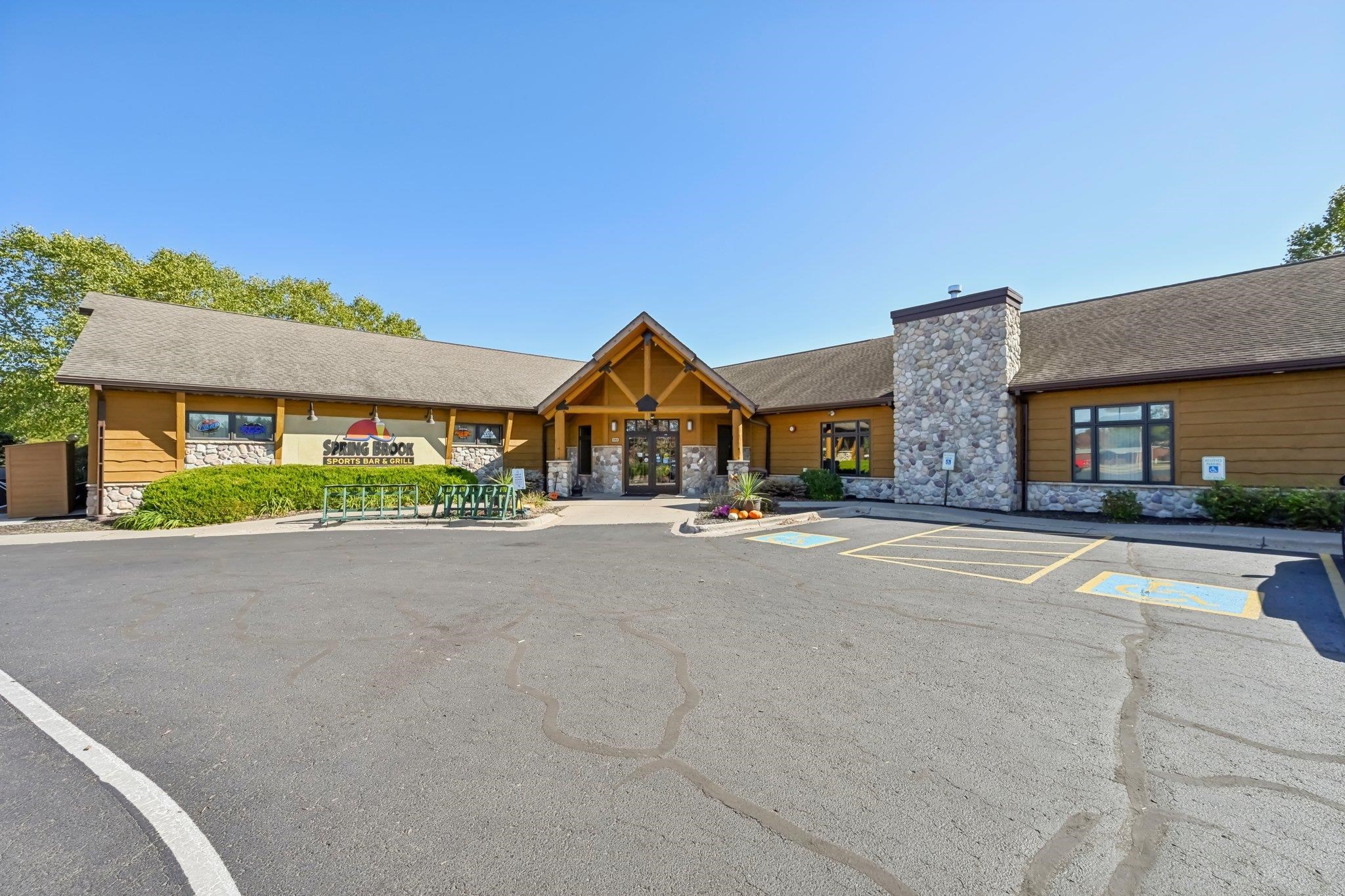 Wisconsin Dells, Wisconsin 53965, United States, 6 Bedrooms Bedrooms, ,4 BathroomsBathrooms,Residential,Active,39403