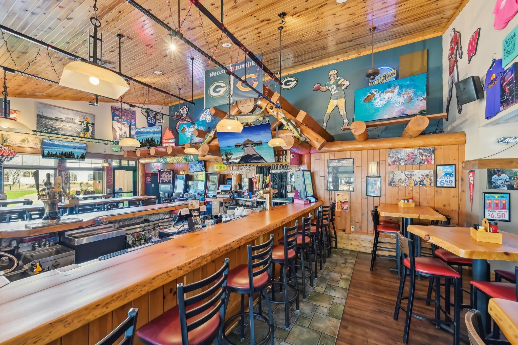 Wisconsin Dells, Wisconsin 53965, United States, 6 Bedrooms Bedrooms, ,4 BathroomsBathrooms,Residential,Active,39403