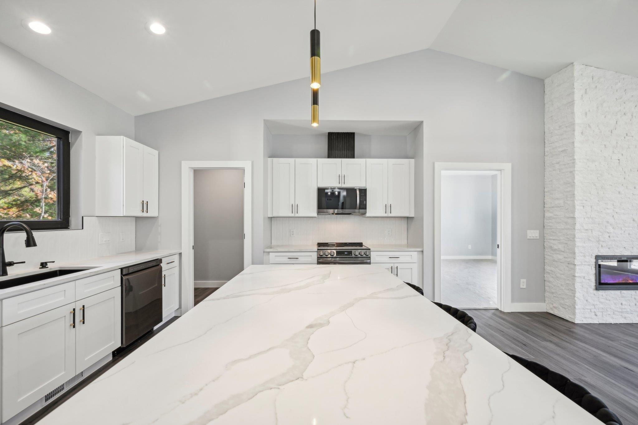 Wisconsin Dells, Wisconsin 53965, United States, 6 Bedrooms Bedrooms, ,4 BathroomsBathrooms,Residential,Active,39403