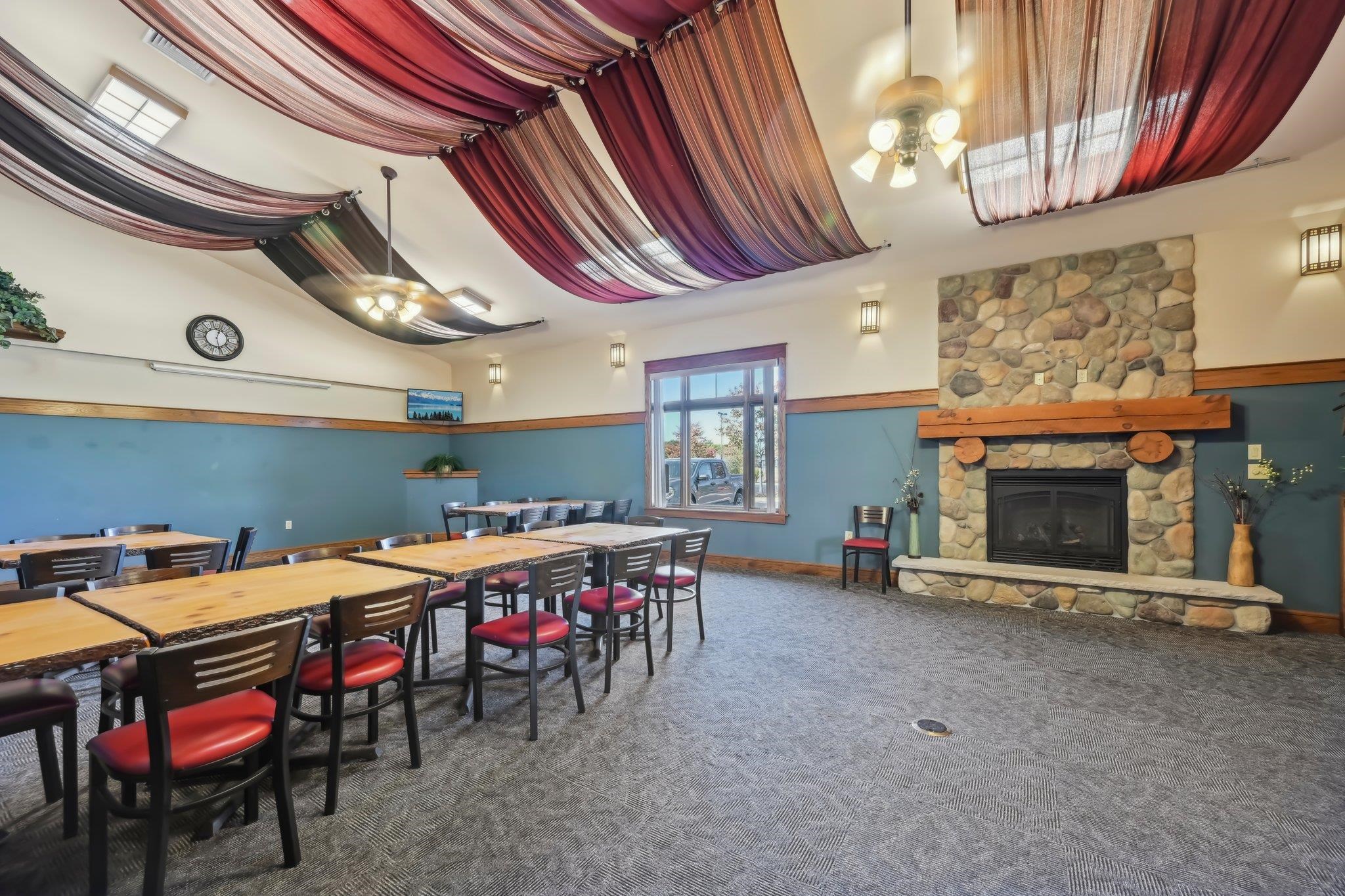 Wisconsin Dells, Wisconsin 53965, United States, 6 Bedrooms Bedrooms, ,4 BathroomsBathrooms,Residential,Active,39403