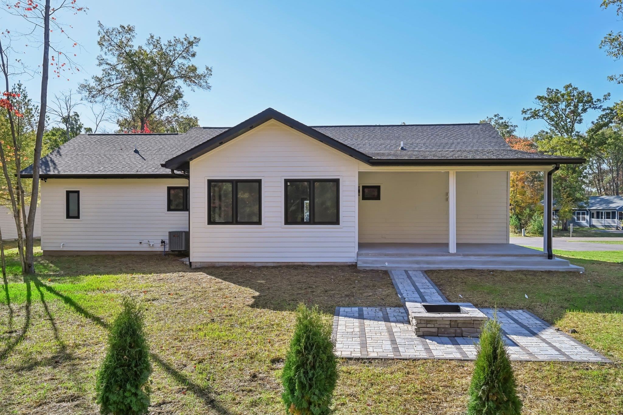 Wisconsin Dells, Wisconsin 53965, United States, 6 Bedrooms Bedrooms, ,4 BathroomsBathrooms,Residential,Active,39403