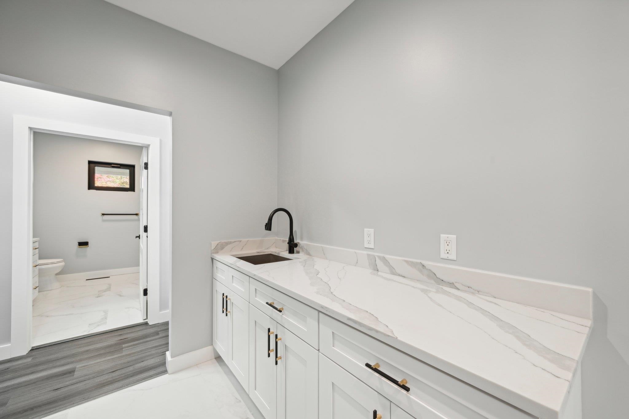 Wisconsin Dells, Wisconsin 53965, United States, 6 Bedrooms Bedrooms, ,4 BathroomsBathrooms,Residential,Active,39403