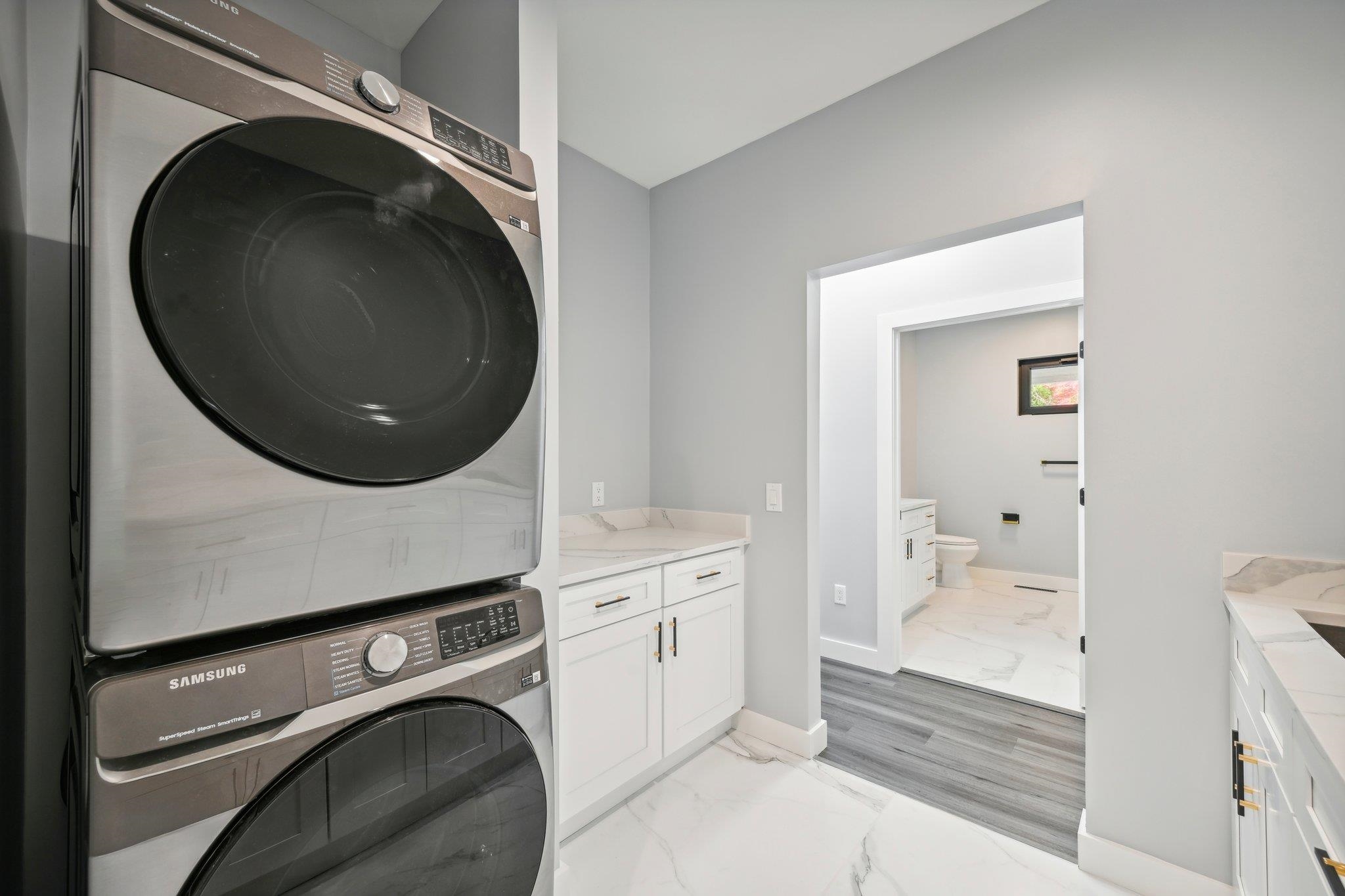 Wisconsin Dells, Wisconsin 53965, United States, 6 Bedrooms Bedrooms, ,4 BathroomsBathrooms,Residential,Active,39403