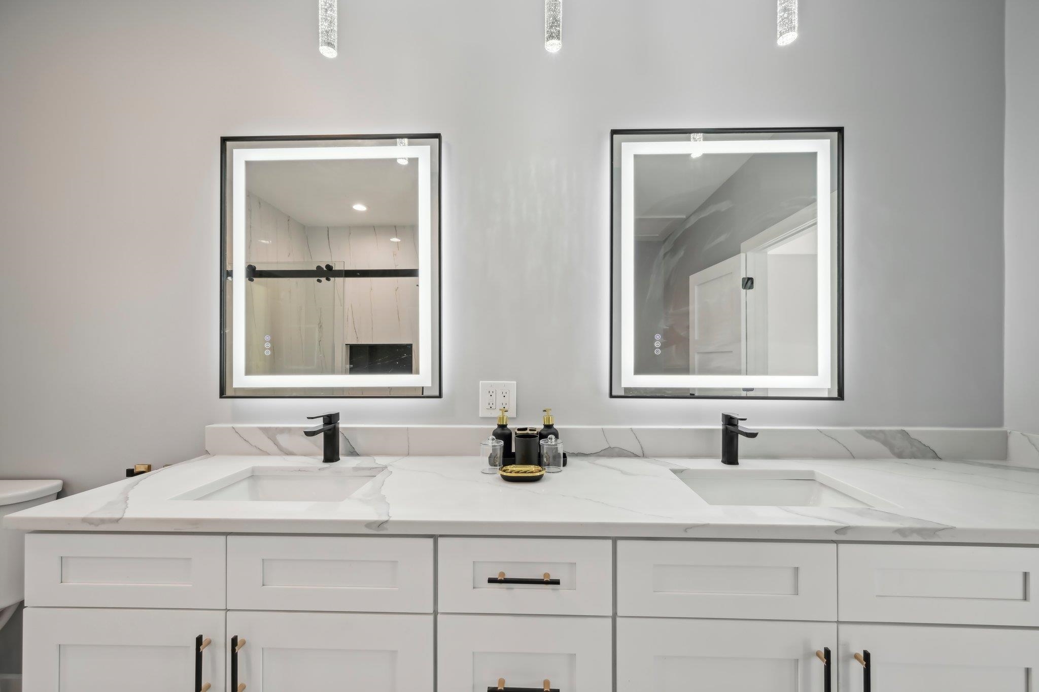 Wisconsin Dells, Wisconsin 53965, United States, 6 Bedrooms Bedrooms, ,4 BathroomsBathrooms,Residential,Active,39403