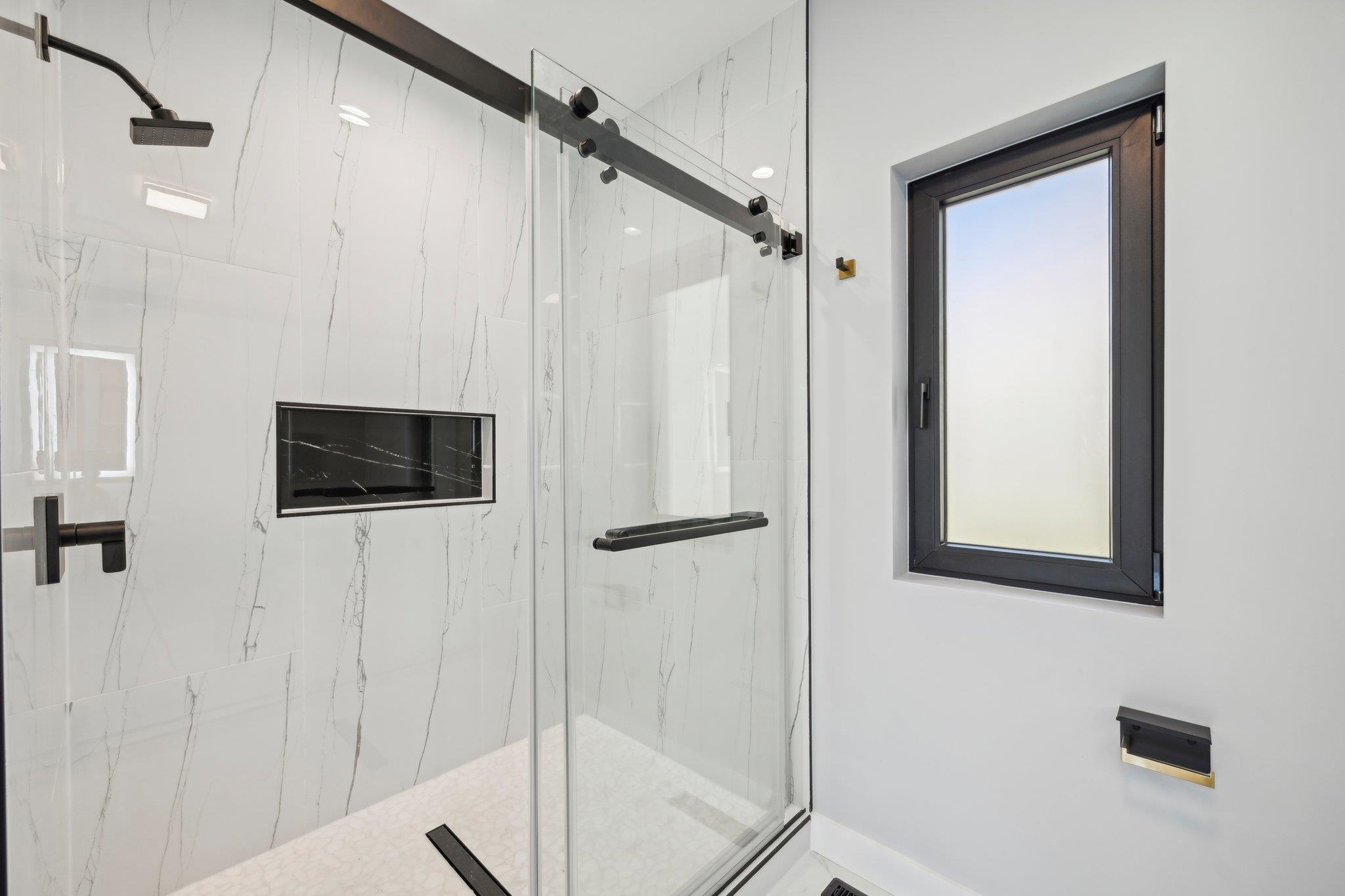 Wisconsin Dells, Wisconsin 53965, United States, 6 Bedrooms Bedrooms, ,4 BathroomsBathrooms,Residential,Active,39403