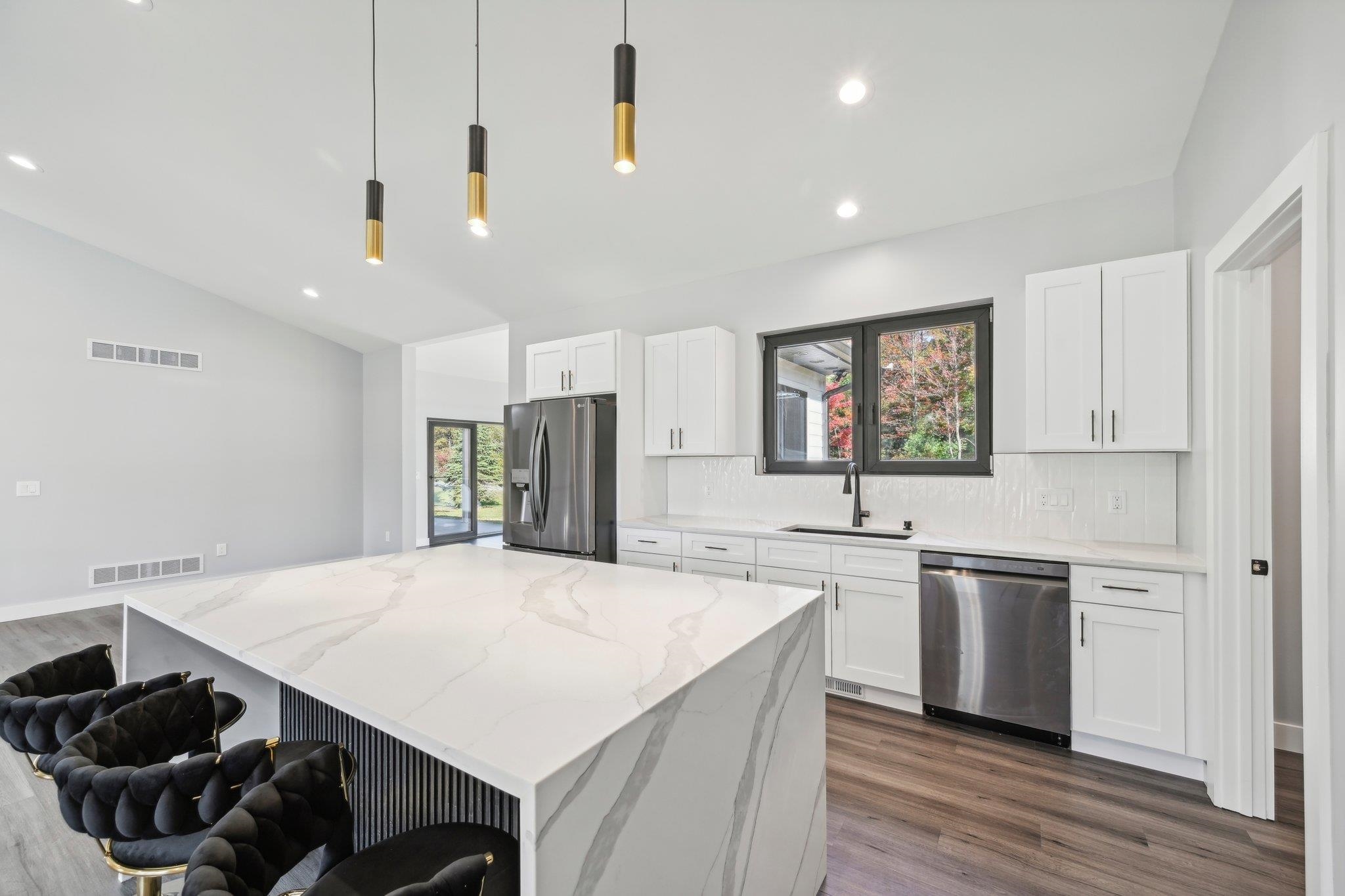 Wisconsin Dells, Wisconsin 53965, United States, 6 Bedrooms Bedrooms, ,4 BathroomsBathrooms,Residential,Active,39403