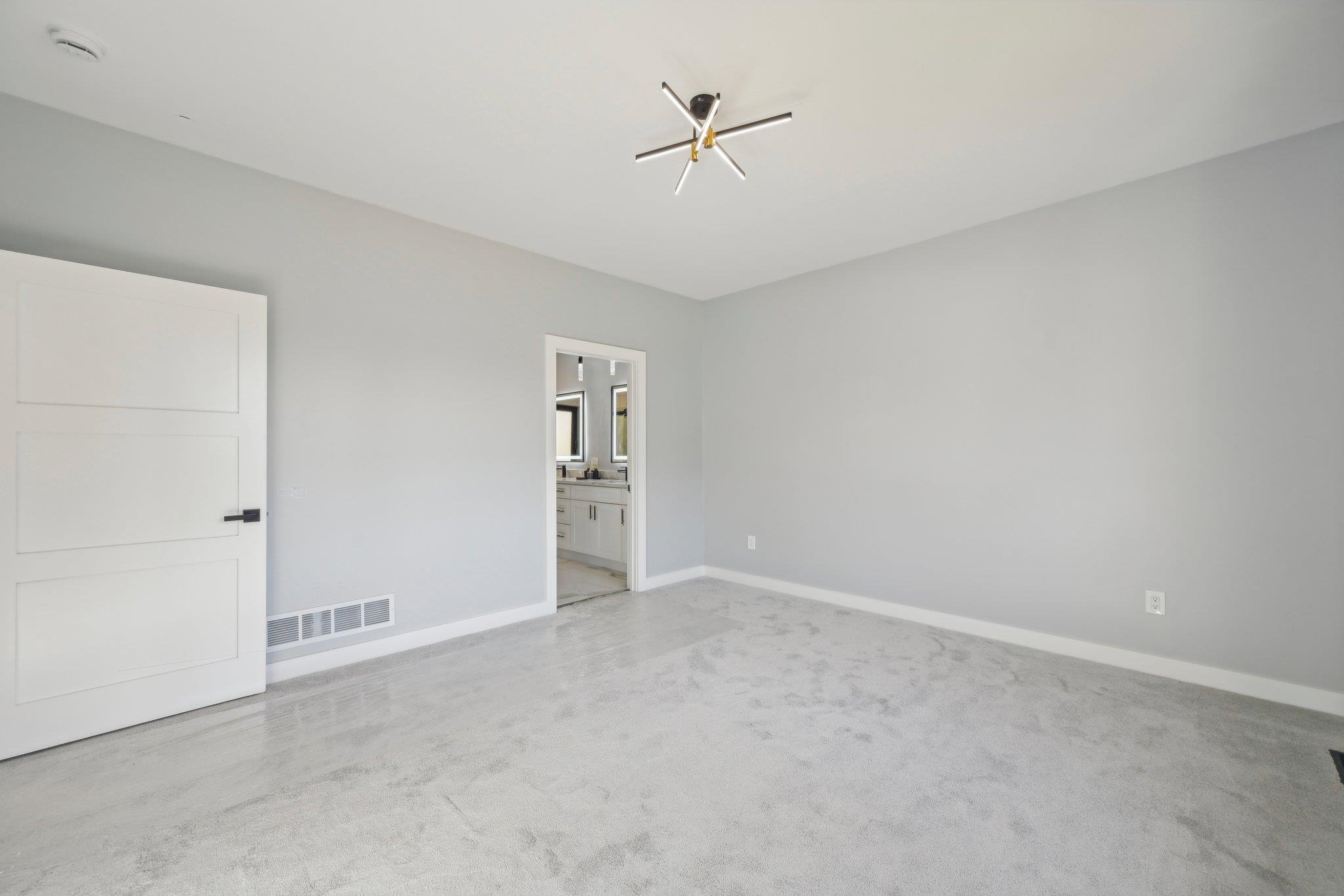 Wisconsin Dells, Wisconsin 53965, United States, 6 Bedrooms Bedrooms, ,4 BathroomsBathrooms,Residential,Active,39403