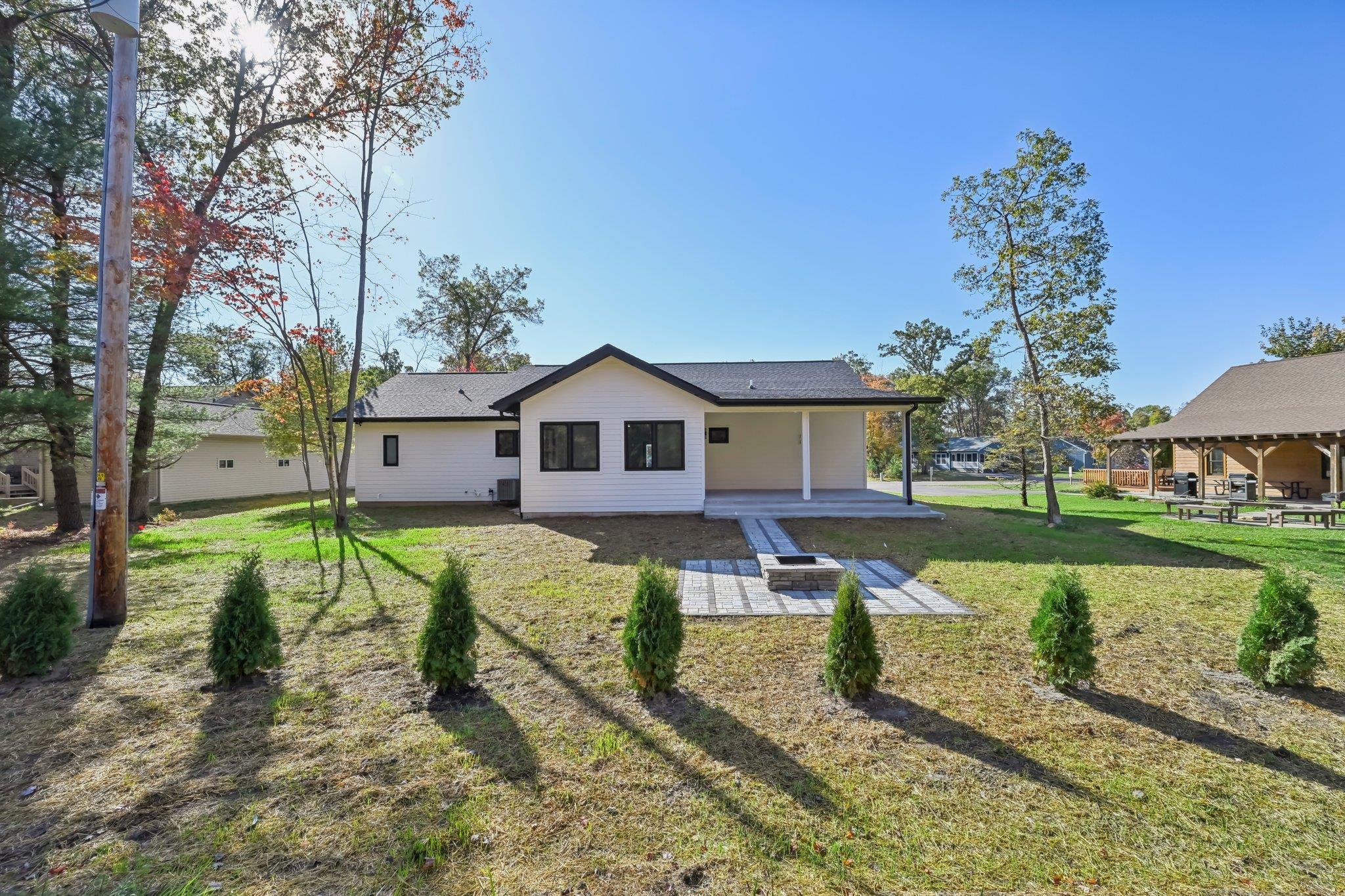 Wisconsin Dells, Wisconsin 53965, United States, 6 Bedrooms Bedrooms, ,4 BathroomsBathrooms,Residential,Active,39403