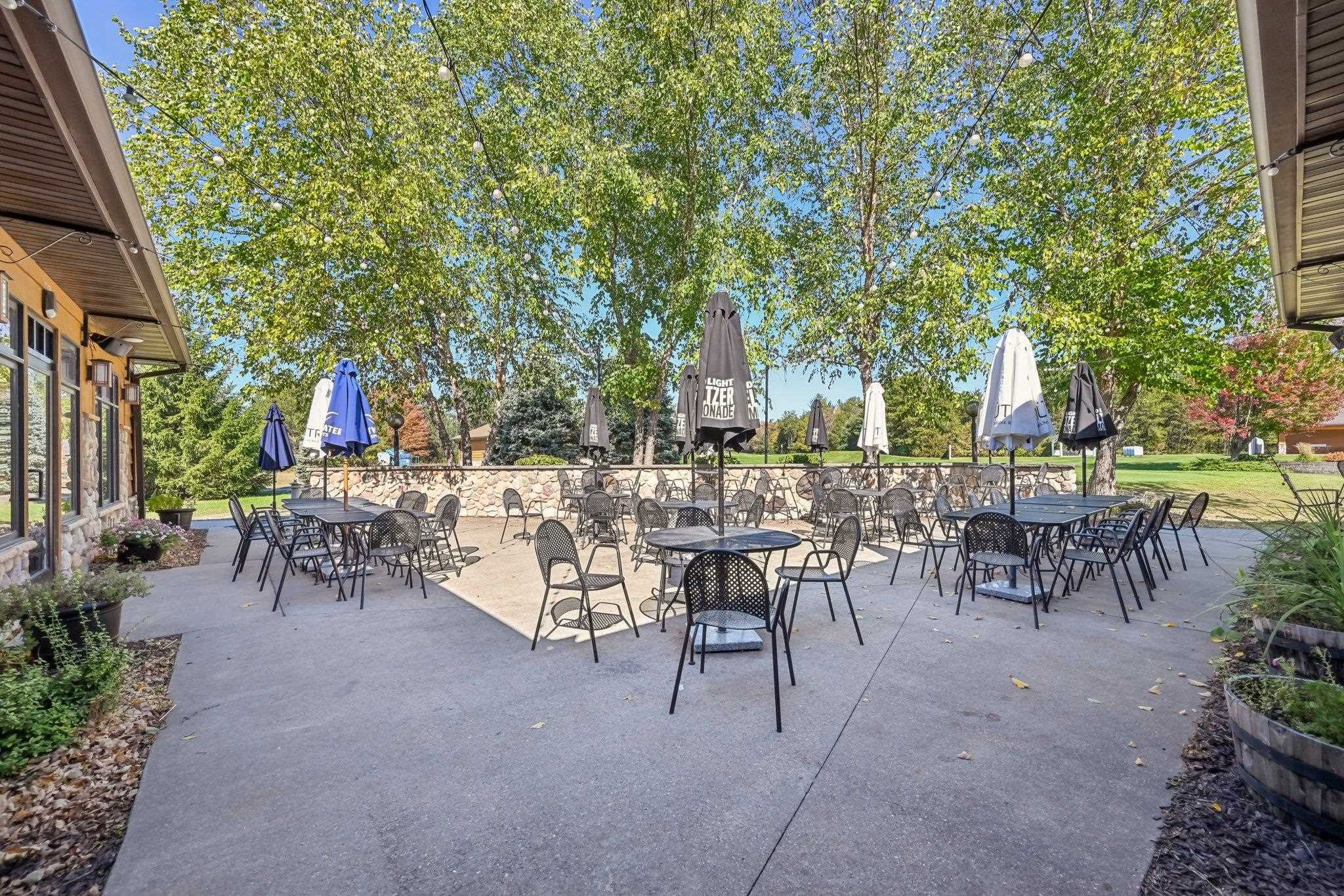 Wisconsin Dells, Wisconsin 53965, United States, 6 Bedrooms Bedrooms, ,4 BathroomsBathrooms,Residential,Active,39403