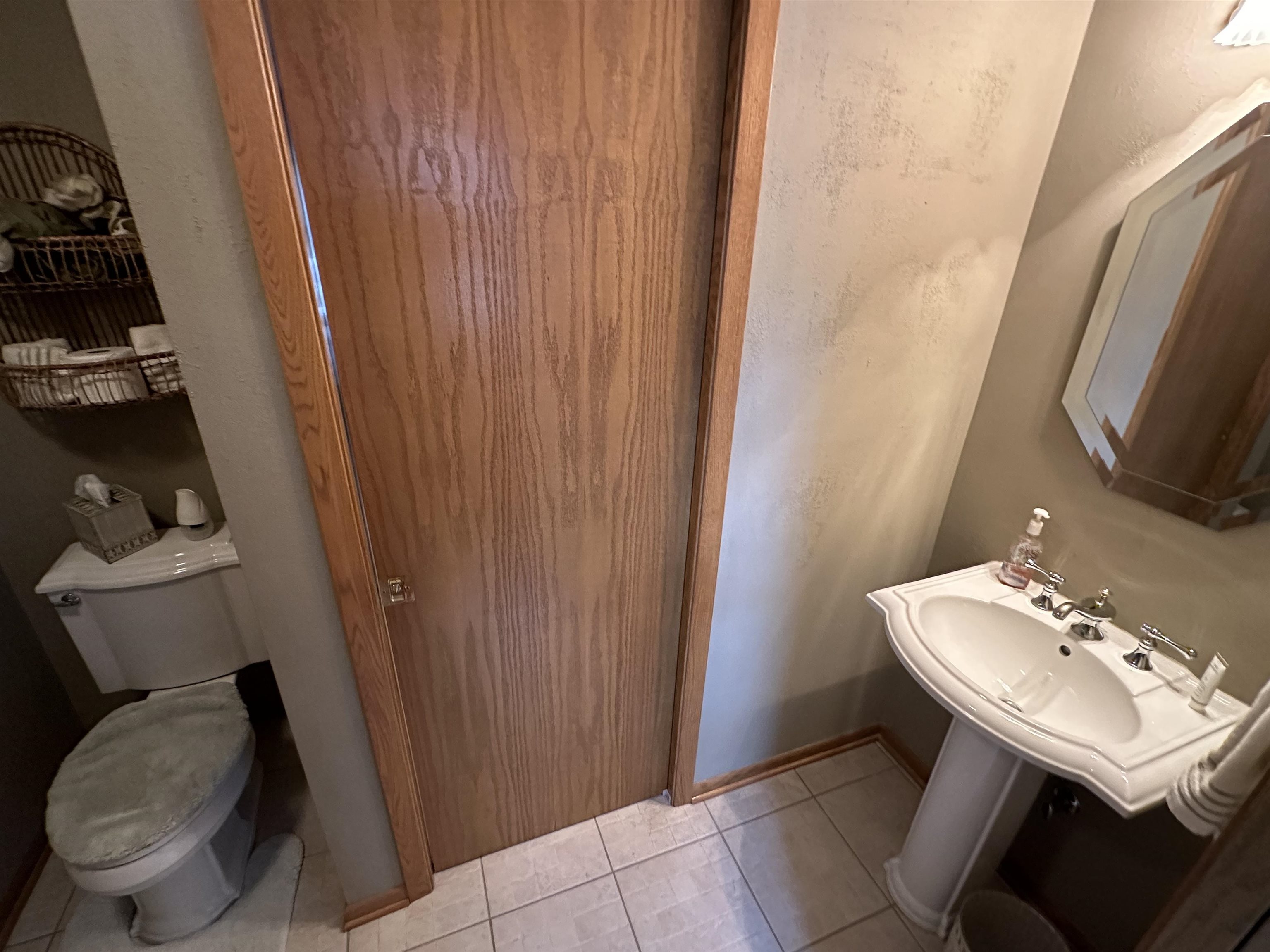 Stoughton, Wisconsin 53589, United States, 3 Bedrooms Bedrooms, ,4 BathroomsBathrooms,Residential,Active,31384