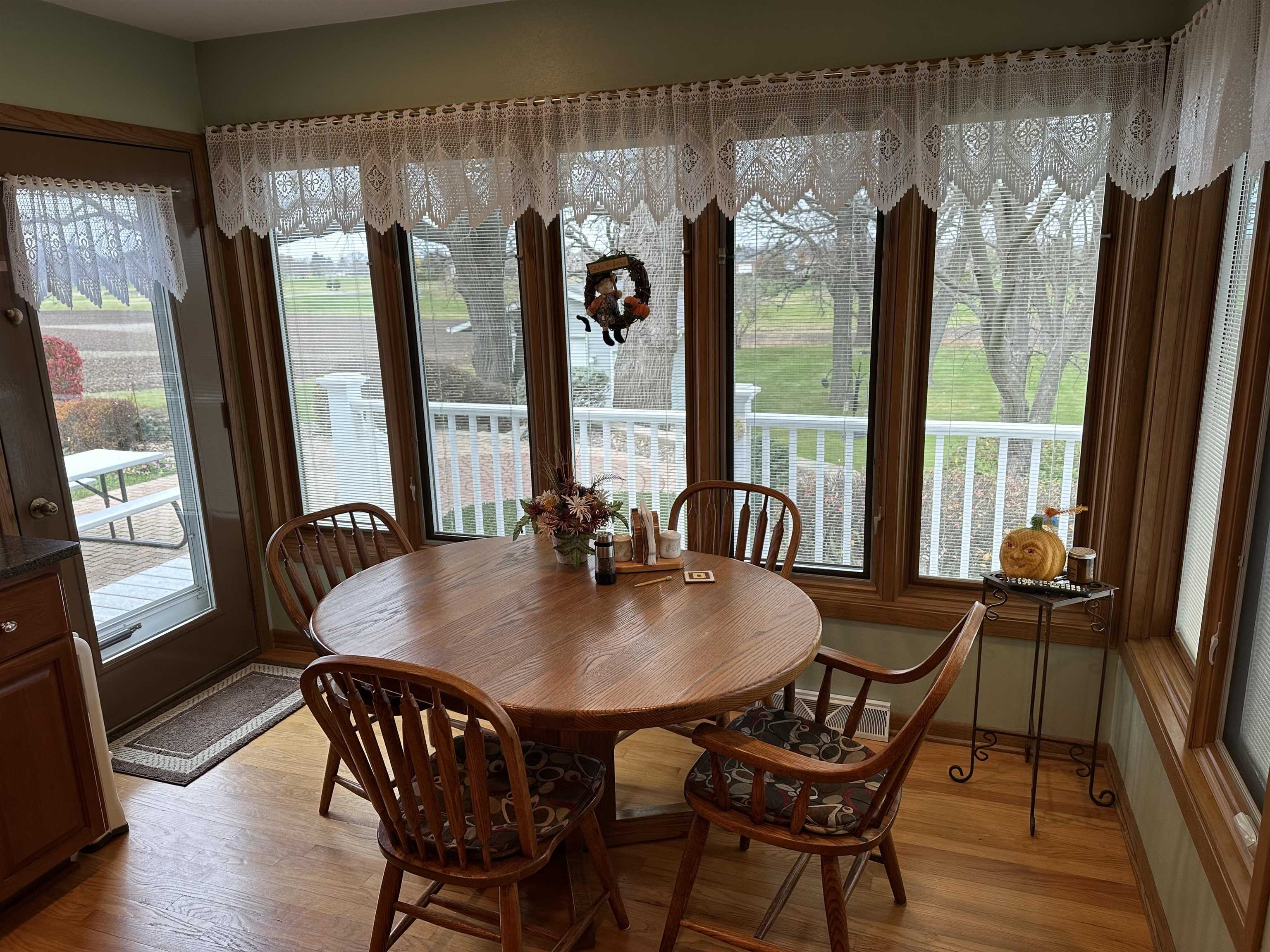 Stoughton, Wisconsin 53589, United States, 3 Bedrooms Bedrooms, ,4 BathroomsBathrooms,Residential,Active,31384