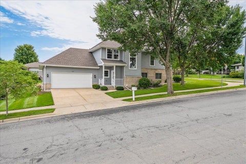 Photo of 1333 Waldorf Boulevard, Madison, WI 53719 (MLS # 2032358)