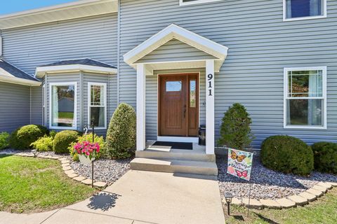 Photo of 911 Fawn Court, Wisconsin Dells, WI 53965 (MLS # 1998329)