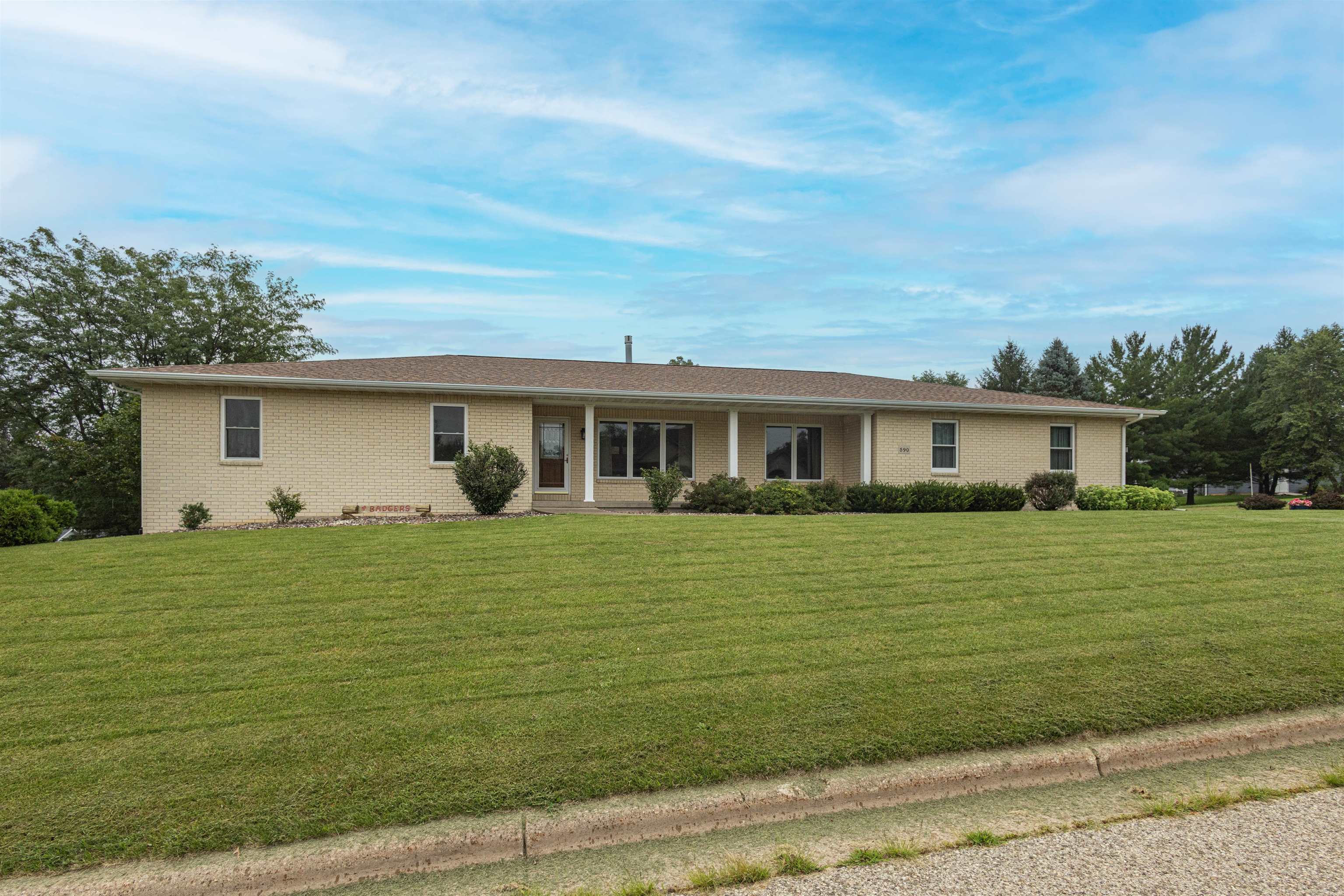 590 Pioneer Road